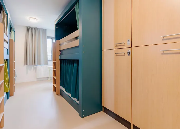 The People 3* Кан