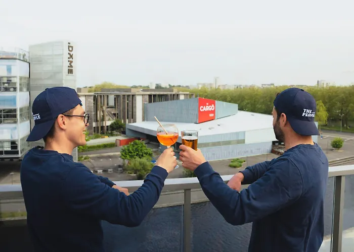 The People Отель Кан