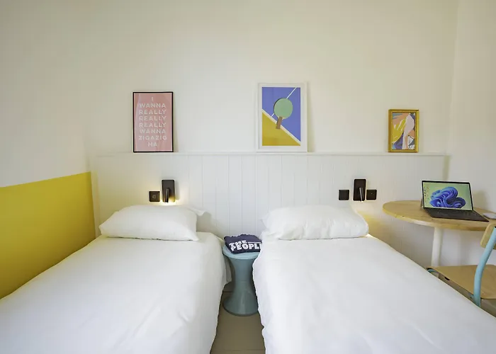 The People 3* Кан